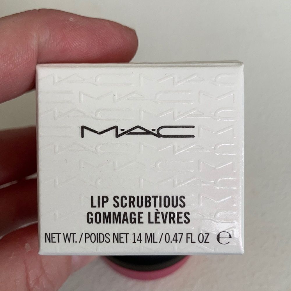 1 LEFT! Mac Lip Scrubtious Fruit of Passion - Picture 4 of 4